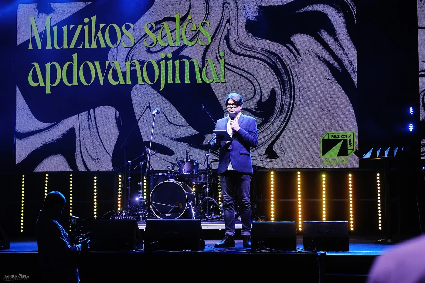 Lietuviškos muzikos klausytojai kviečiami išrinkti gražiausią 2022 metų albumo viršelį