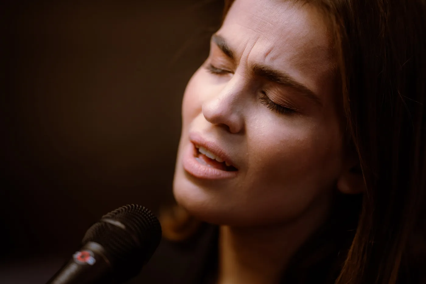 „Muzikos salė | Gyvai“ kviečia į paskutinę muzikos savaitę: virtualioje scenoje pasirodys Gabrielė Vilkickytė ir Andrius Kaniava